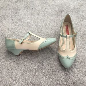 b.a.i.t. bait footwear ione mint kitten heels